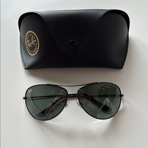 Ray-Ban Black Aviator Sunglasses